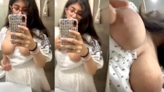Desimms of Cute Desi Girl Shows Boobs Viral XXX