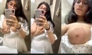 Indian Desi Girl Shows Her Big Boobs Viral MMS XXX