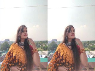 Indian Desi Girl Showing Own Nude Viral MMS XXX Video